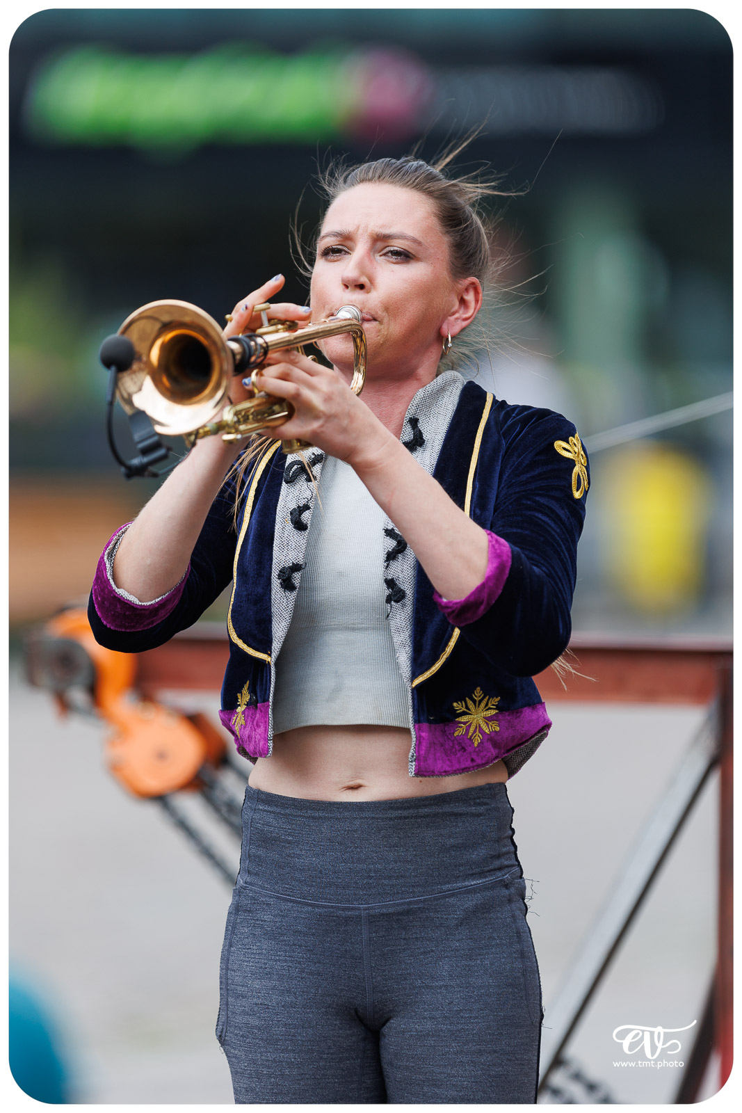 SUR MESURE (CIE BARRIÈRE)